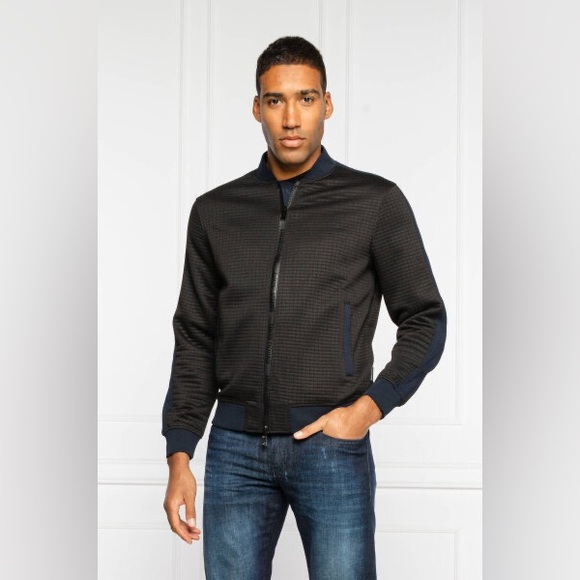 Armani Exchange Black Navy Full Zipper Sweatshirt 


STYLE: 6HZMAE ZJ8DZ - Picture 6 of 8